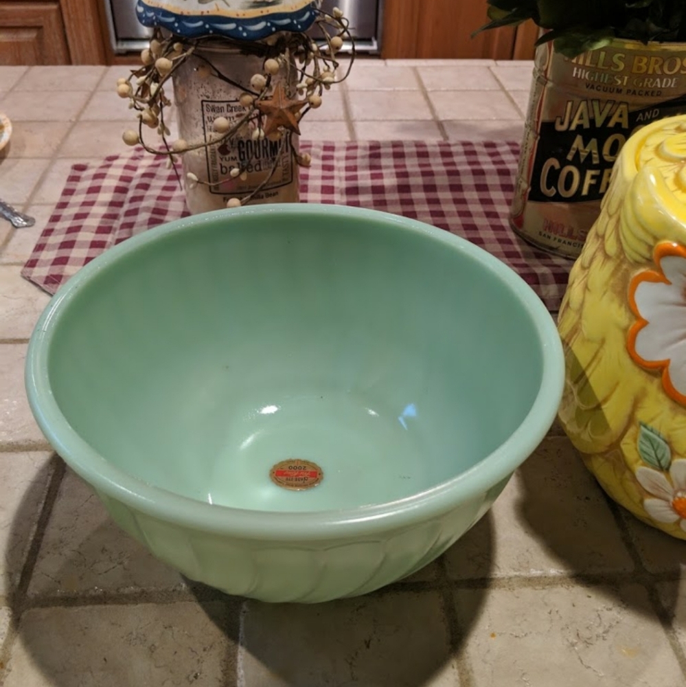 fireking Jadite swirl mixing bowl 2000 with foil